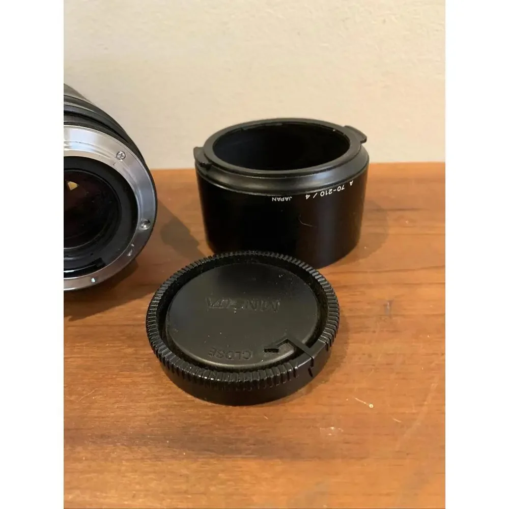 MINOLTA MAXXUM AF 'BEERCAN' 70-210MM F/4 TELEPHOTO ZOOM LENS W/ HOOD